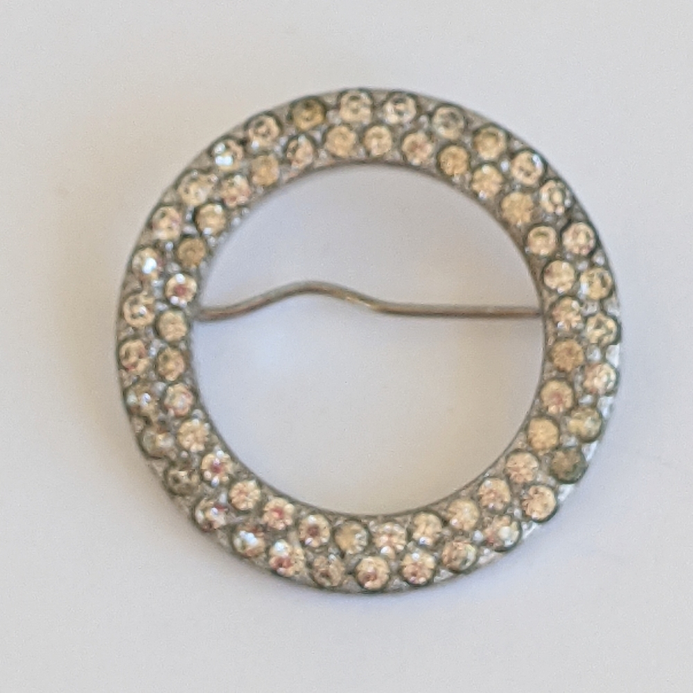 VINTAGE TRIFARI RHINESTONE BROOCH